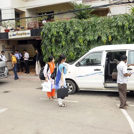 Hotel Golden Deer Dhaka Extérieur photo