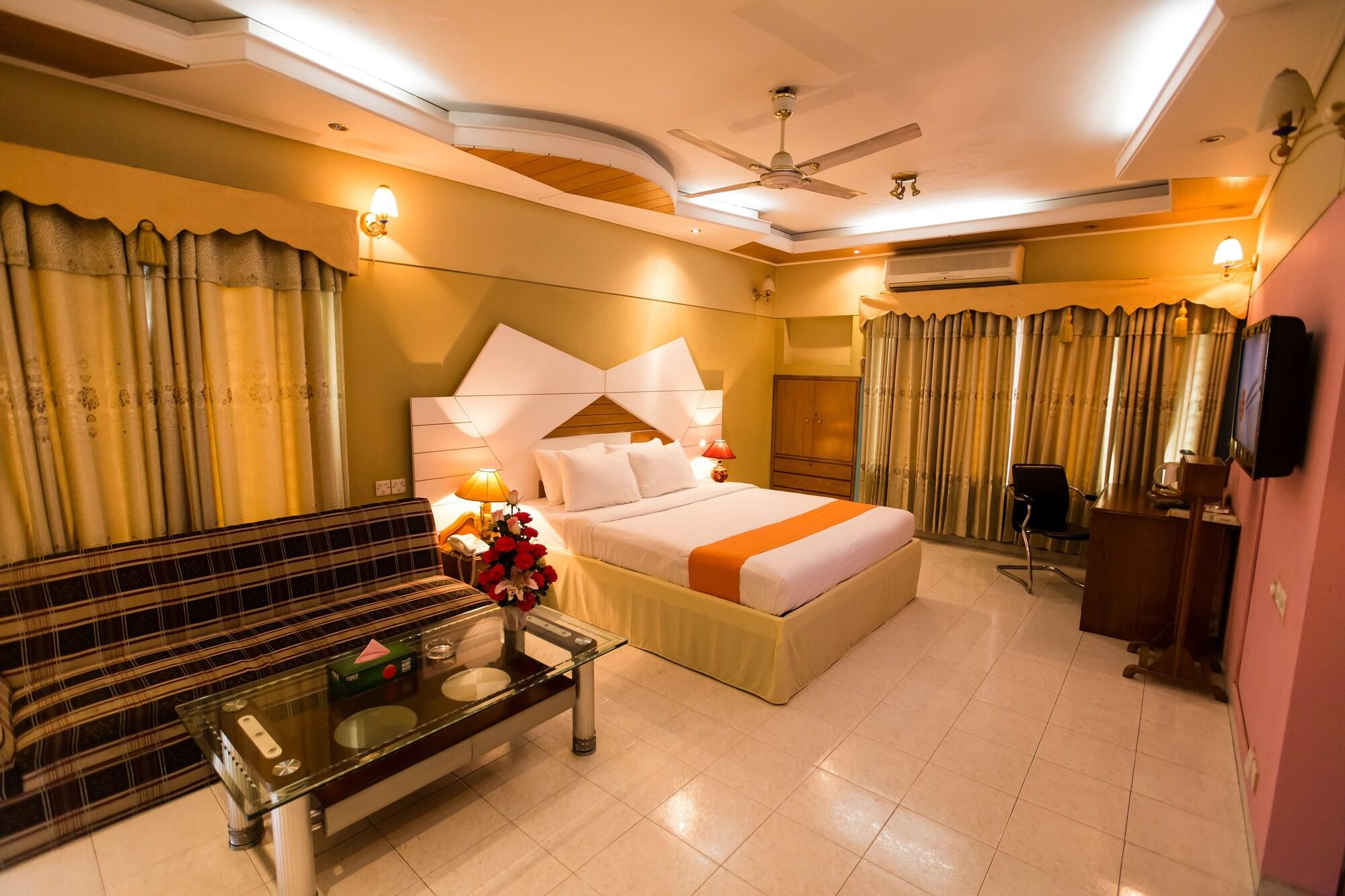 Hotel Golden Deer Dhaka Extérieur photo