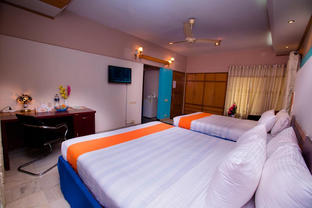 Hotel Golden Deer Dhaka Extérieur photo