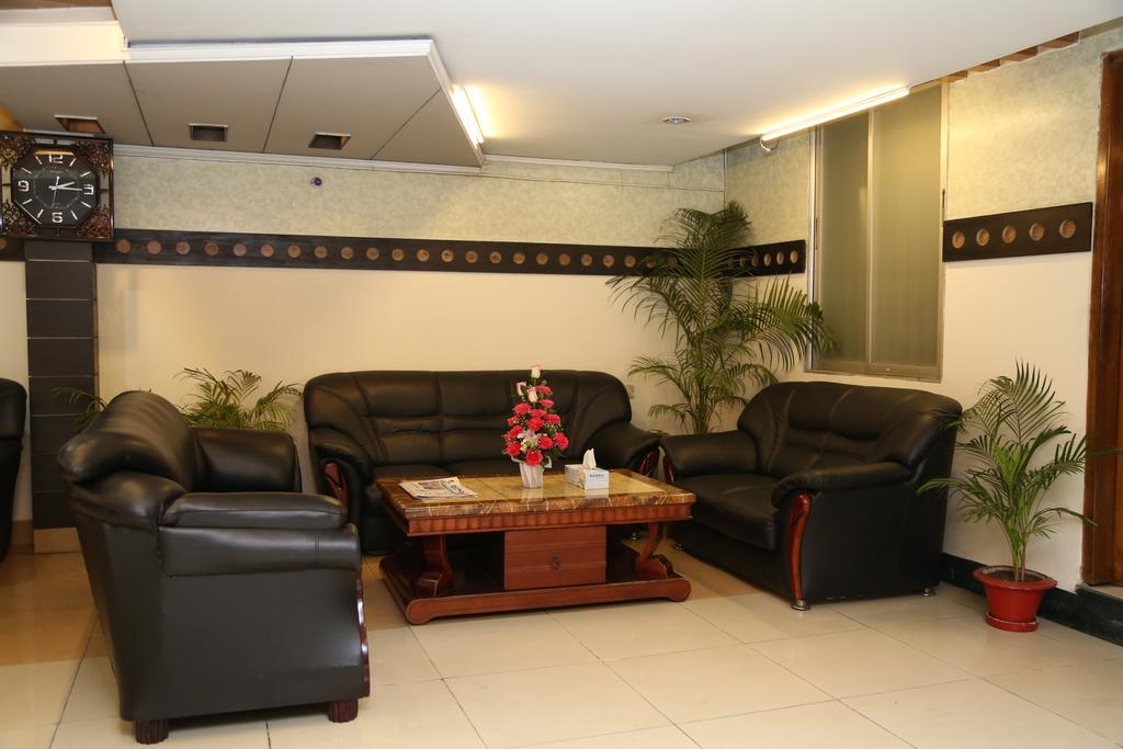 Hotel Golden Deer Dhaka Extérieur photo