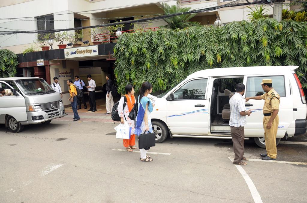 Hotel Golden Deer Dhaka Extérieur photo