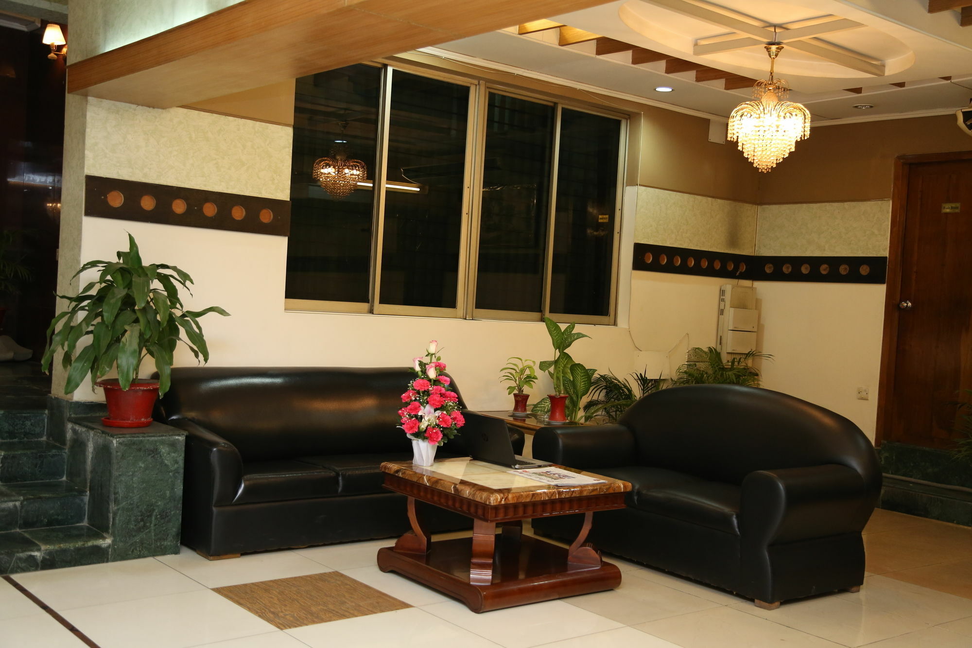 Hotel Golden Deer Dhaka Extérieur photo