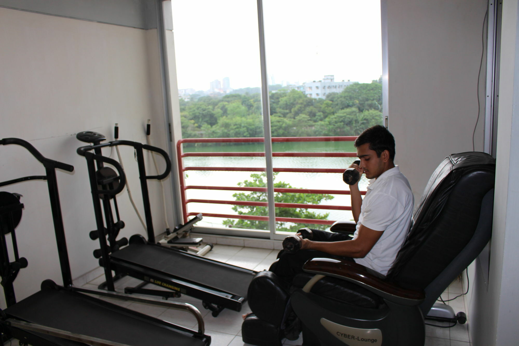 Hotel Golden Deer Dhaka Extérieur photo