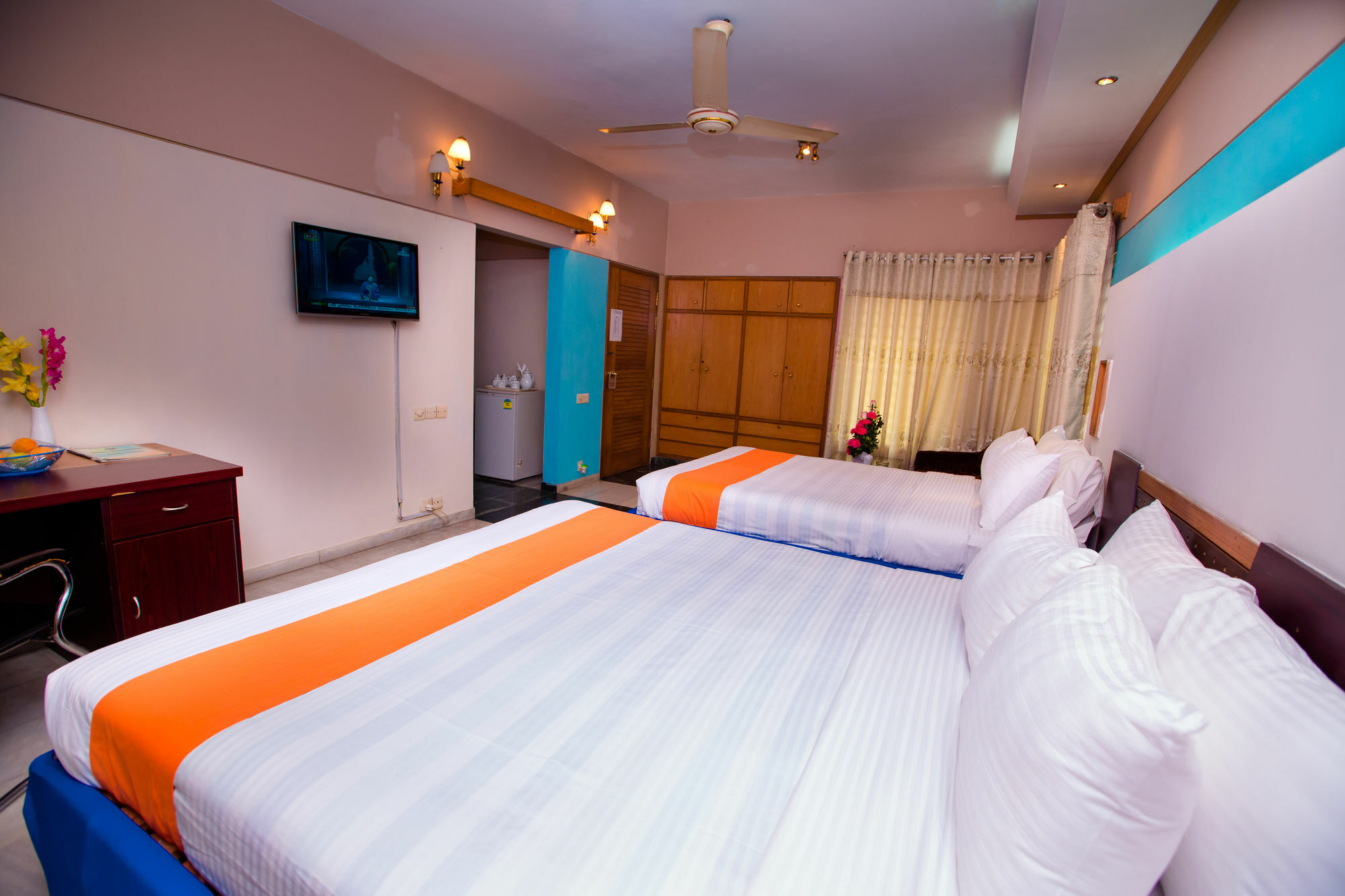 Hotel Golden Deer Dhaka Extérieur photo