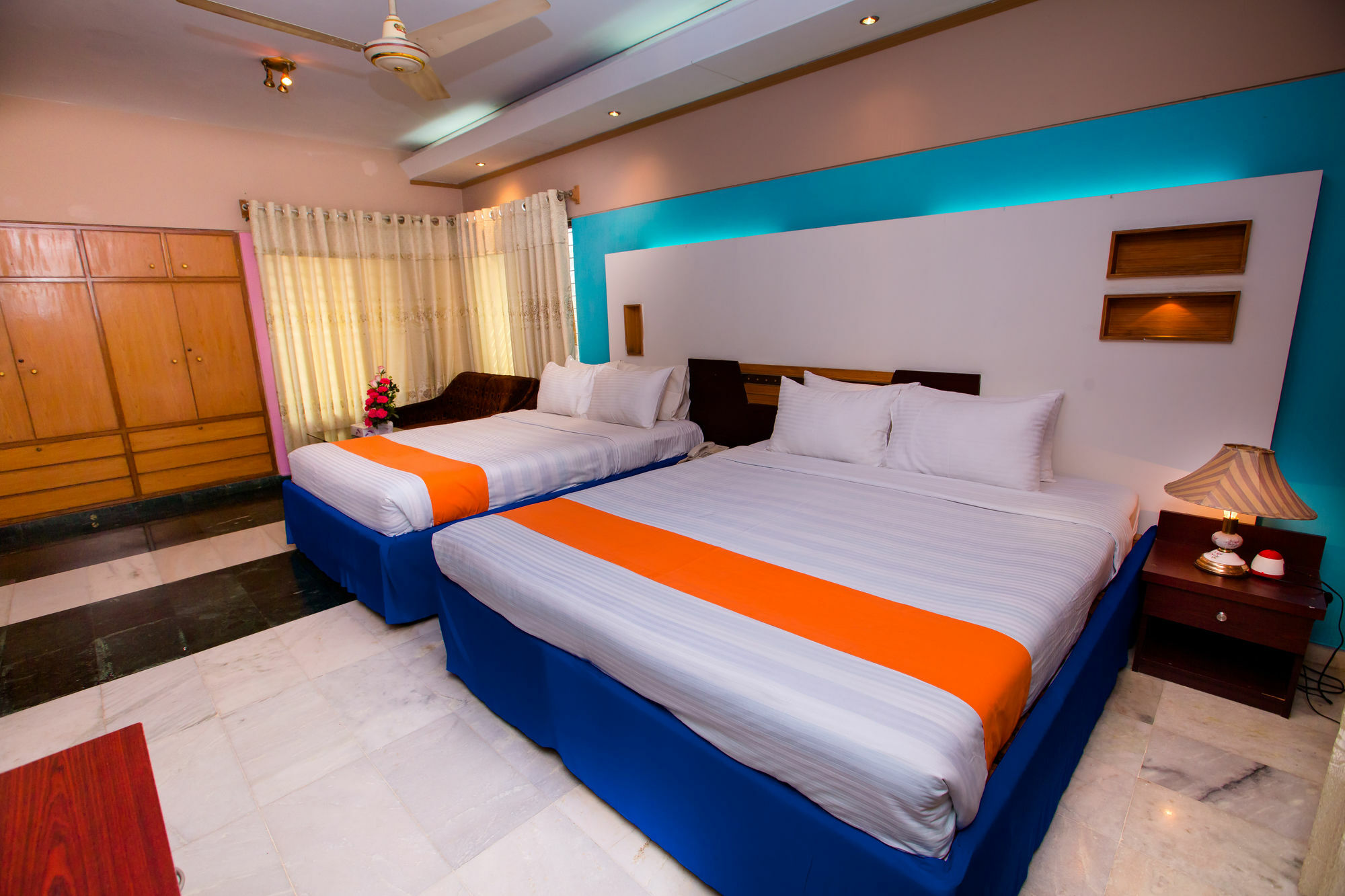 Hotel Golden Deer Dhaka Extérieur photo