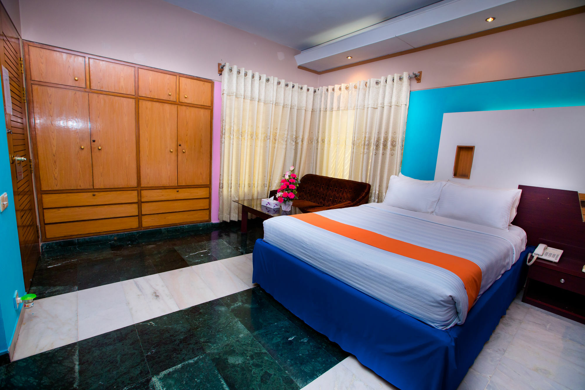 Hotel Golden Deer Dhaka Extérieur photo
